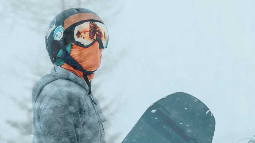 Casco snowboard obbligatorio anche in pista